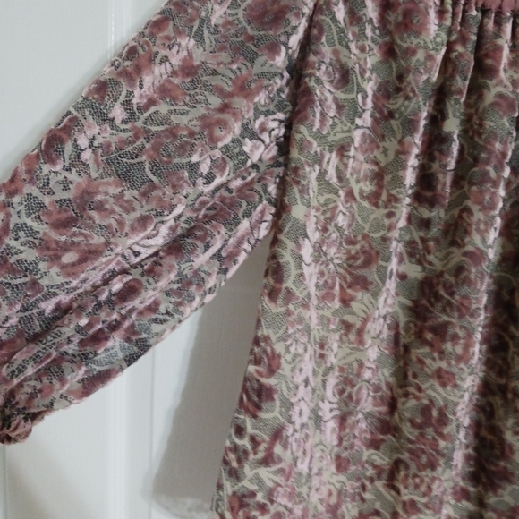 Jessica Simpson Trisha Cold Shoulder  Top - Picture 6 of 9